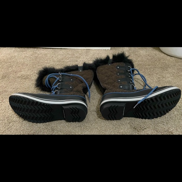 Brand new never worn women’s Sorel Winter Boots